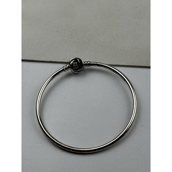 Pandora Moments Encircled Clasp Sterling Silver Bracelet #593229C01-17 in Box - Picture 3 of 11